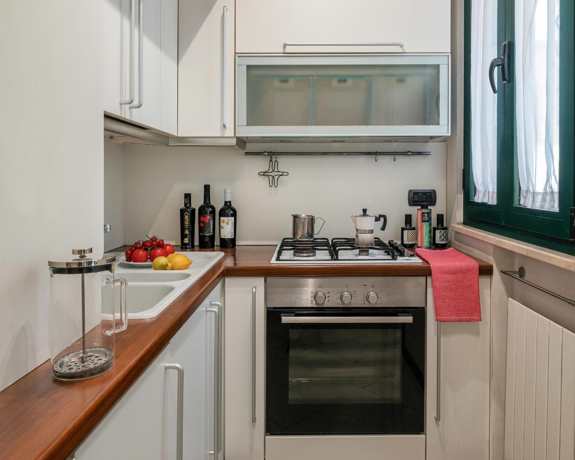 Universal Apartment *