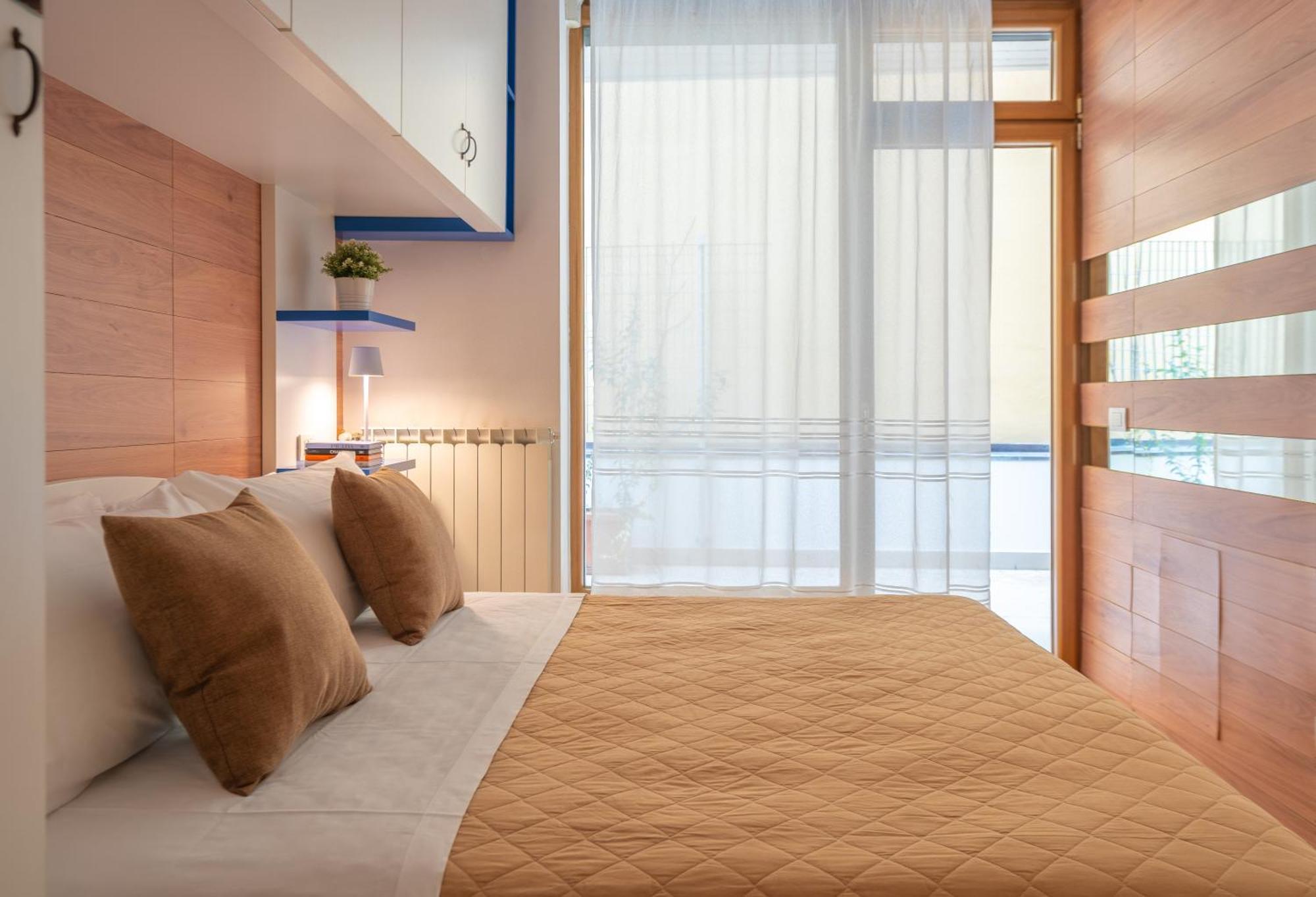 Apartment Universal